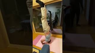 親子で三点倒立にチャレンジ🧘‍♂️