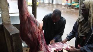 Cameroun Yaoundé La Briquetterie Boucher / Cameroon Yaounde La Briquetterie Butcher