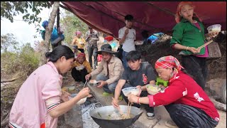 T35 Đường Lũng Chàm | Bữa cơm thịt xào lá mắc mật làm cua chữ M đường Lũng Chàm