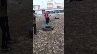 टायर के साथ workout सिखाते हुए आर्मी ट्रेनर- देवेंद्र सिंह #physical #fitness #youtube #army police