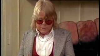 Paul Williams visits the Brady Bunch Variety Hour...