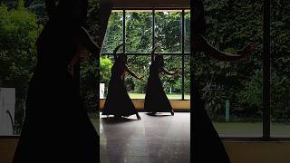 Sagar Kinare Instrumental| Dance | Silhouette Choreography | Twinmenot | Soothing Dance
