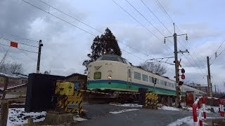 2014.01.03 特急いなほ10号（2010M）袋小路踏切通過