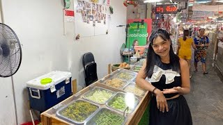 Live Thailand Street Food Lady Oil Noodle Shop of Khun Yim Market Bangkok 🇹🇭🍜