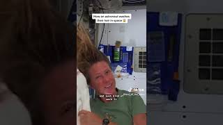 How an astronaut washes their hair in space😱