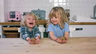 British Children Try Kiwi Fruits for the First Time