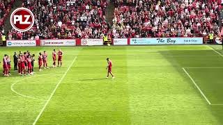 Bojan Miovski says farewell to the Aberdeen support