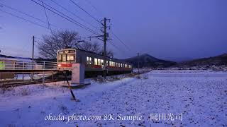 黎明の舞田駅に発着する別所線の1000系電車と自然と友だち号　FUKEI 75300