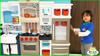 Ryan Pretend Play with Kitchen Food Toy Cooking Playset!