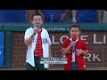 SEA@TEX: Two young fans sing God Bless America