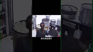 大爷徒手抓馒头，被店长扔进垃圾桶#意想不到的结局#shorts