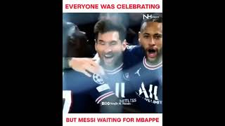 Messi is waiting for mbappe to celebrate his first goal at psg 🔥