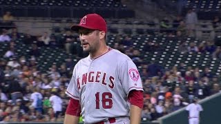 LAA@DET: Street induces groundout to escape jam