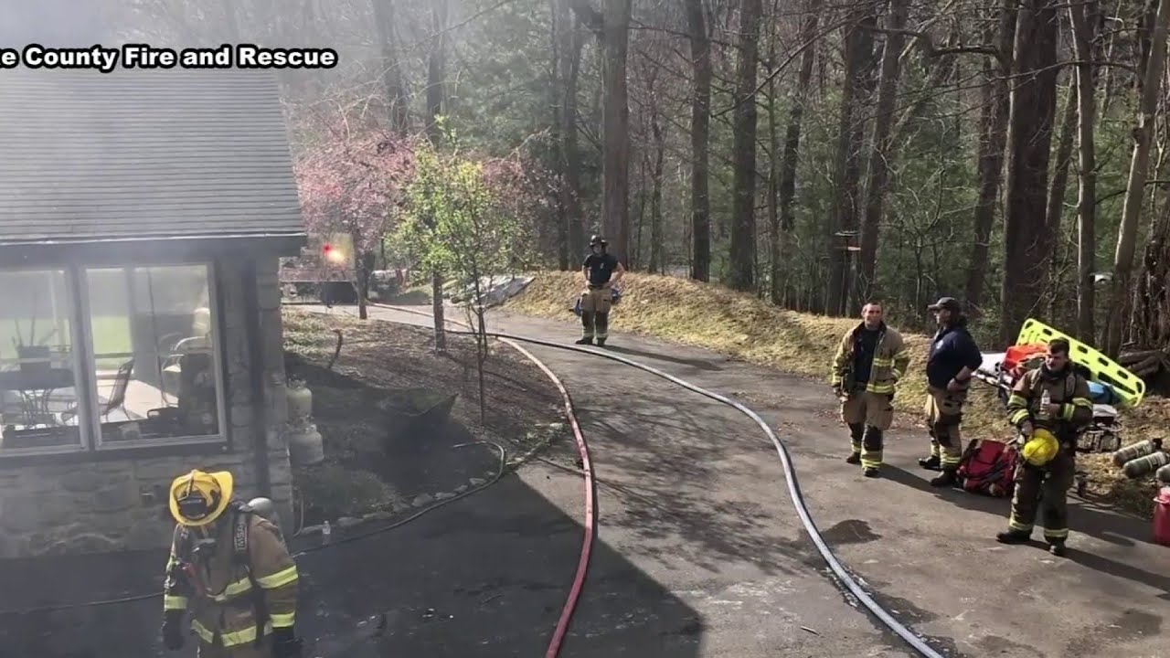 Two Displaced After Roanoke County House Fire - YouTube