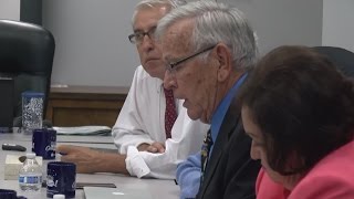 Albuquerque school board delays vote on Superintendent's future
