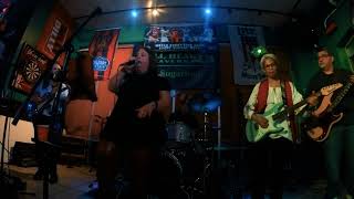 Sweet Melissa's Blues Revue live at Will Henrys Sugarloaf (Walking Blues)