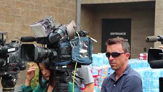 B-roll: Media await Eagle Creek Fire press conference