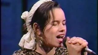 10,000 Maniacs Don't Talk live (Letterman) 1987