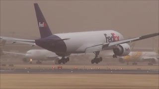 昨日の出来事 春の嵐ヘットを傾け風と戦いタッチダウン❢ FedEx B777 Rwy16R 成田空港さくらの山 nrt hhh 2月20日撮影