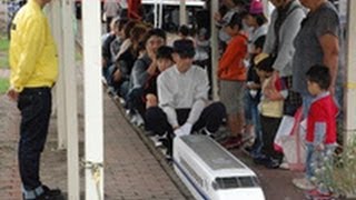 三笠で「鉄道村イベント」　ミニ新幹線に歓声（2012/10/07）北海道新聞