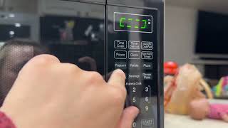 Farberware Countertop Microwave 700 Watts, Microwave Oven With LED Lighting and Child Lock Review