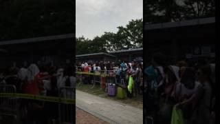 [160820] BigBang 0.to.10 @ Seoul - Queue to Tickets