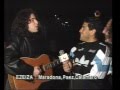 Calamaro y Fito Paez cantan delante de Maradona