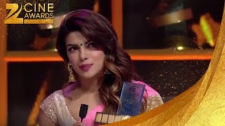 Zee Cine Awards 2014 Internaional Icon Female Priyanka Chopra