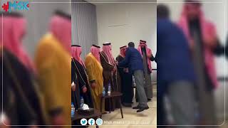 متداول | القائد أحمد الشرع يذهب بنفسه ليصافح ضيوفه من شيوخ سوريا