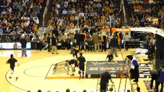 Guy dunks himself through Basketball Hoop, Phoenix Suns Gorilla (Original) Boy gets dunked