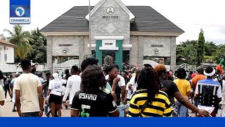 #EndSARS: Protesters Block Entrance To Ebonyi Government House