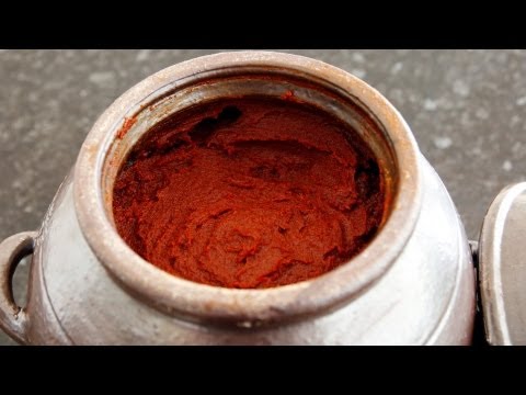 How to make Korean hot pepper paste (Gochujang: 고추장) How to make Korean hot pepper paste (Gochujang: 고추장)