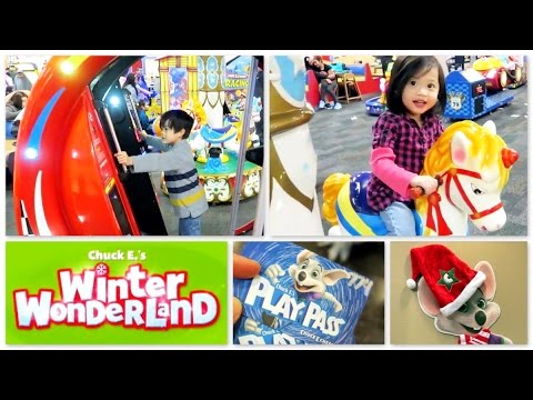 CHUCK E. CHEESE -- WINTER WONDERLAND FUN || End Of The YEAR Bash - YouTube