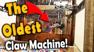 PLAYING THE OLDEST CLAW MACHINE IN THE WORLD!