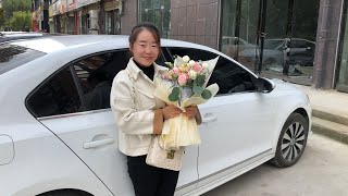 结婚纪念日，老公定制一束玫瑰花，花掉180元，送给媳妇一个惊喜 | My husband customized roses for my wedding anniversary