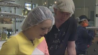 Cassidy becomes a Smith Tea teamaker for a day