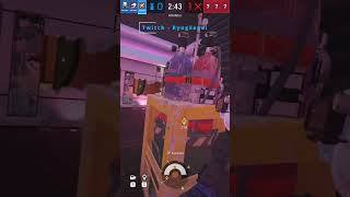 Typical AMARU Player #r6siege #badaim #amaru #r6clips #ranked