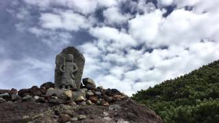 「天空の池と雲上のカフェへ」御嶽山 五の池小屋