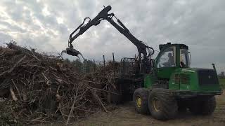 John Deere 1910e biomasa