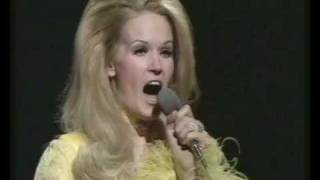 Lynn Anderson - I Beg Your Pardon, I Never Promised You A Rose Garden (BBC Top Of The Pops)