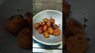 ଦେଖନ୍ତୁ ସାଙ୍ଗମାନେ ଆମର ଆଳୁ ଚପ୍ ହେଉଛି #youtubeshorts #food #viralvideo #viralshorts