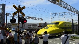 【踏切通過】ドクターイエロー !!! Dr.YELLOW passes a railroad crossing.