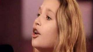 Nora Foss Al-Jabri (12) singing Somewhere Over The Rainbow on Norske Talenter - (Song Extended)