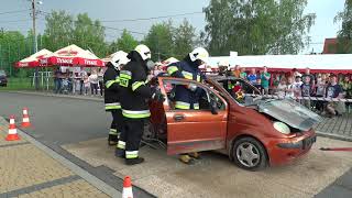 Pokaz ratownictwa technicznego OSP Łańce - festyn rodzinny 2019 Strażacy uczą ratować