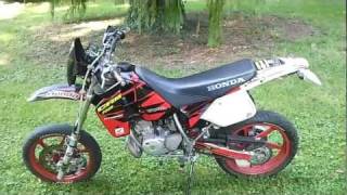 Honda CRM 125 supermotard (sound and walk-around)