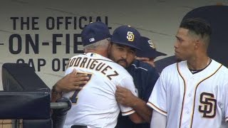 CIN@SD: Kemp gets goodbyes in dugout after trade