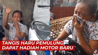 Tangis Haru Pemulung Dapat Hadiah Motor Baru dari Orang Tak Dikenal