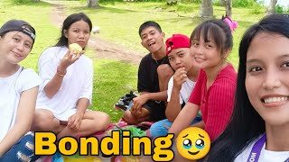 bonding friends with manggo