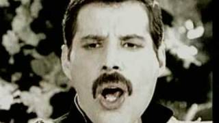 Freddie Mercury - Living on my own [Lyrics]