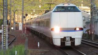 特急サンダーバード山科駅をゆっくり通過